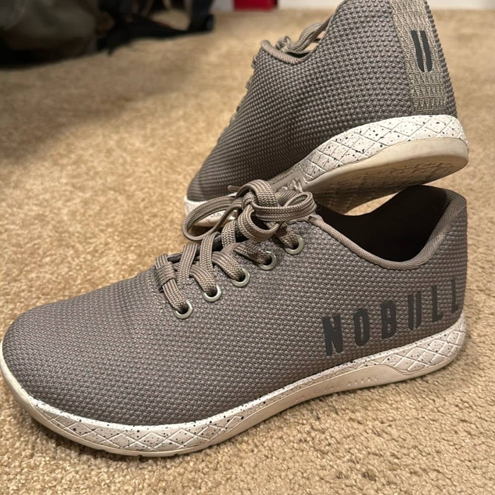 Nobull size 7